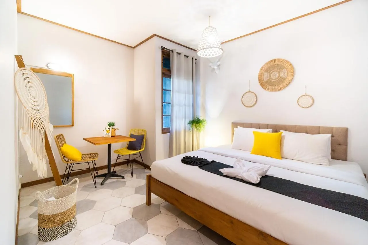 Interconnection Hostel Kuta Lombok