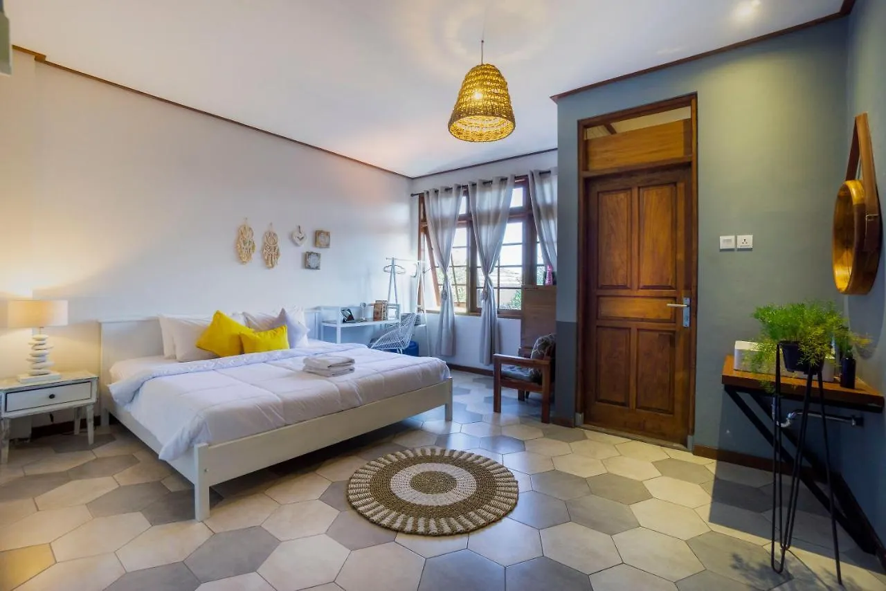 Interconnection Hostel Kuta Lombok