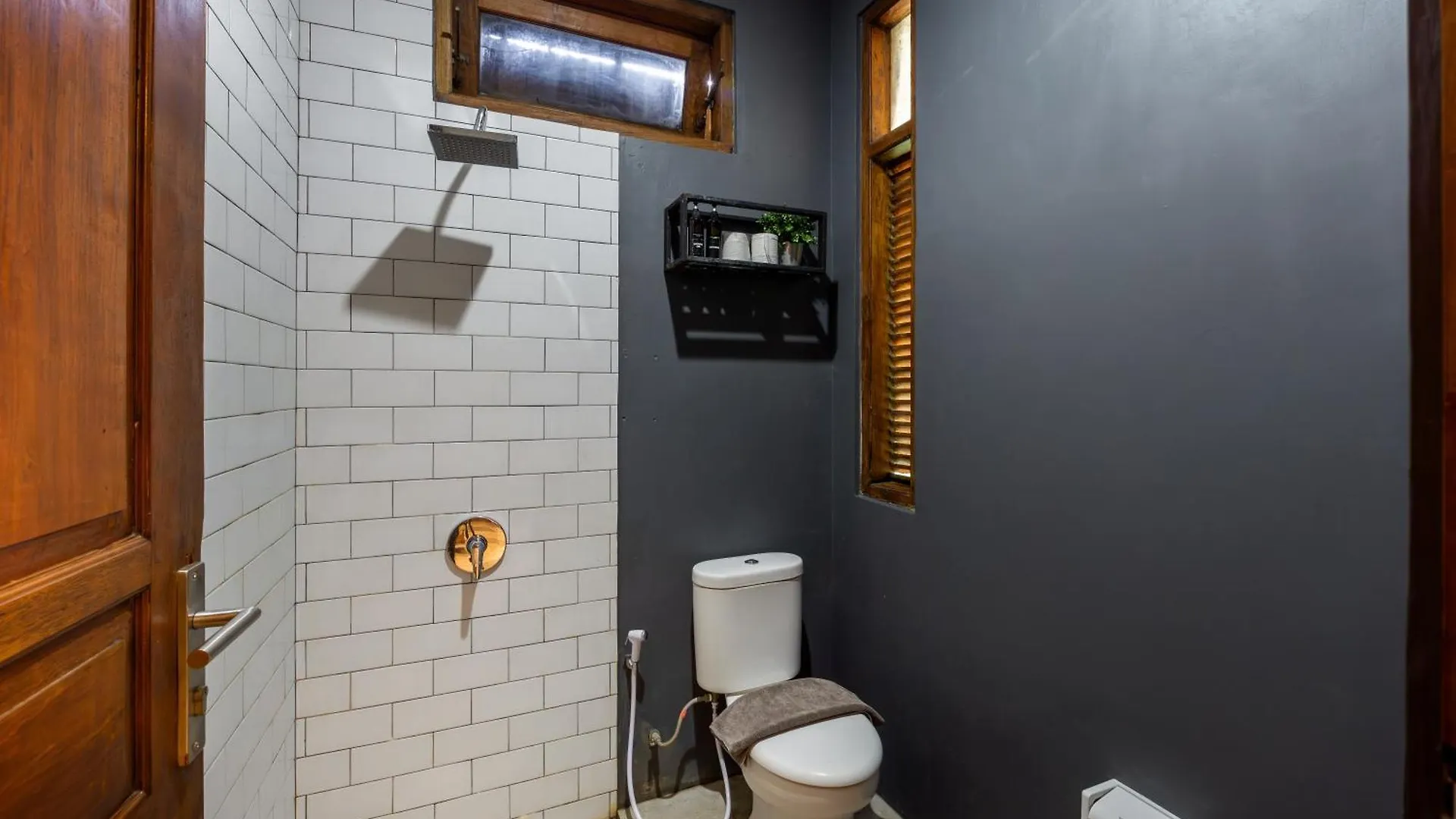Interconnection Hostel 꾸따