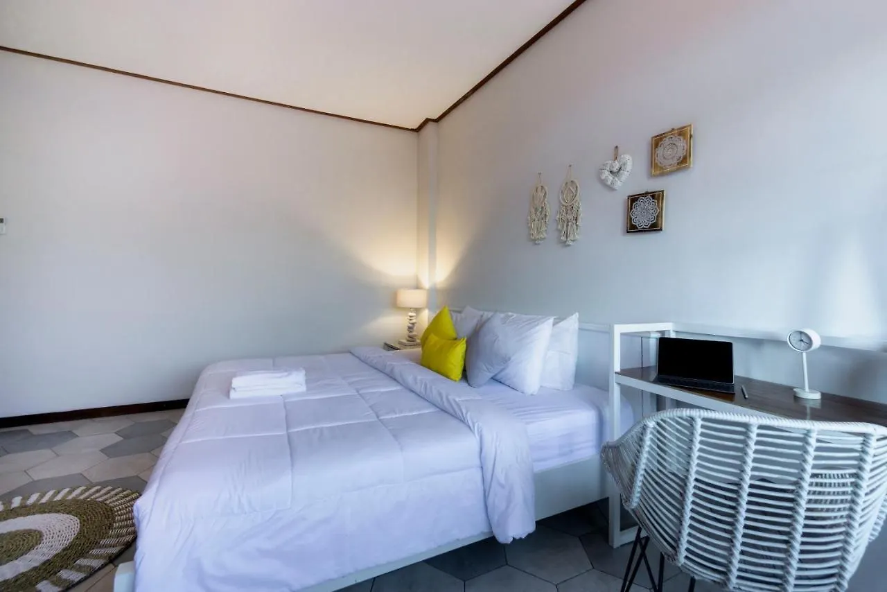 Interconnection Hostel Kuta