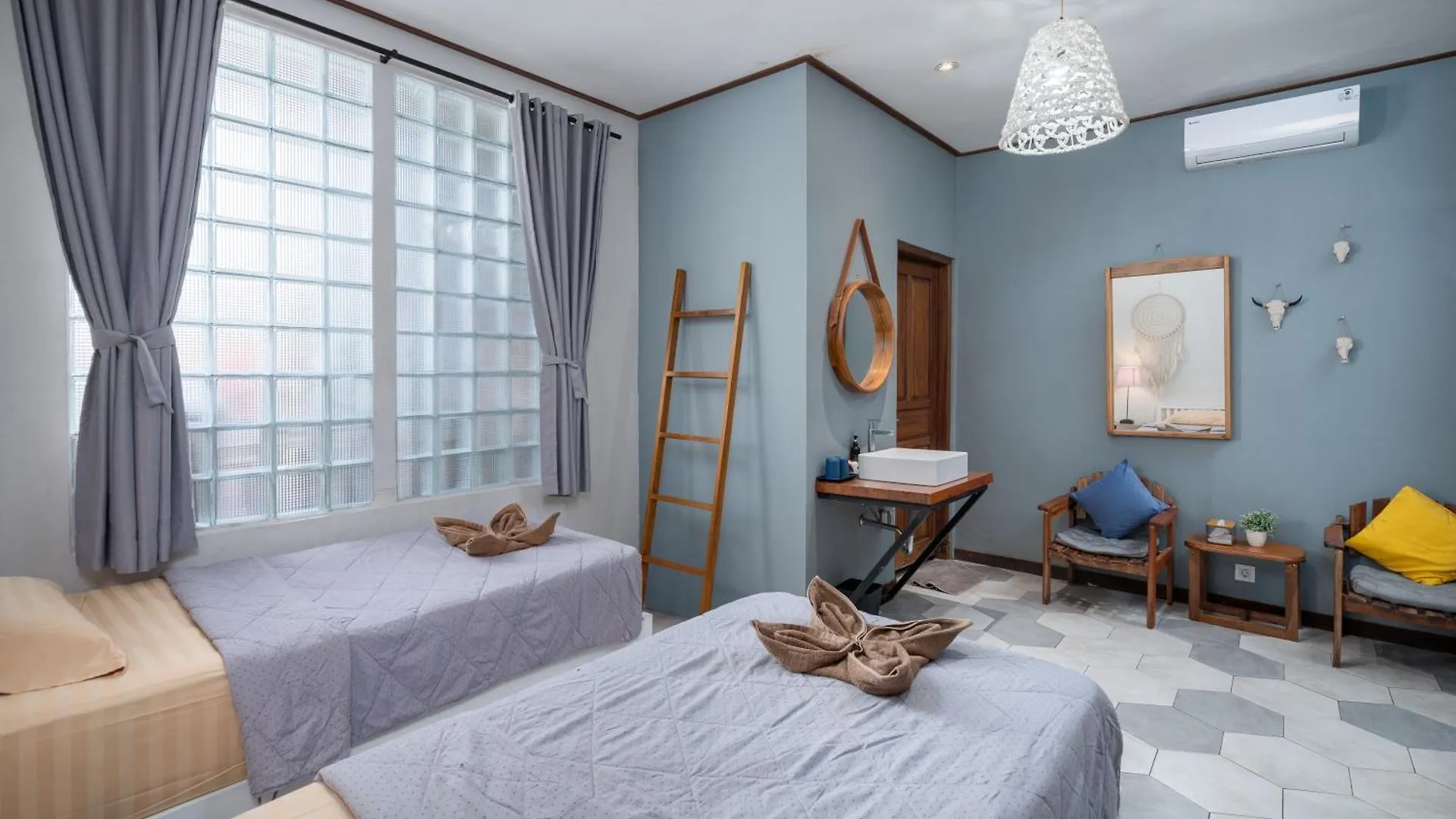 Interconnection Hostel Kuta
