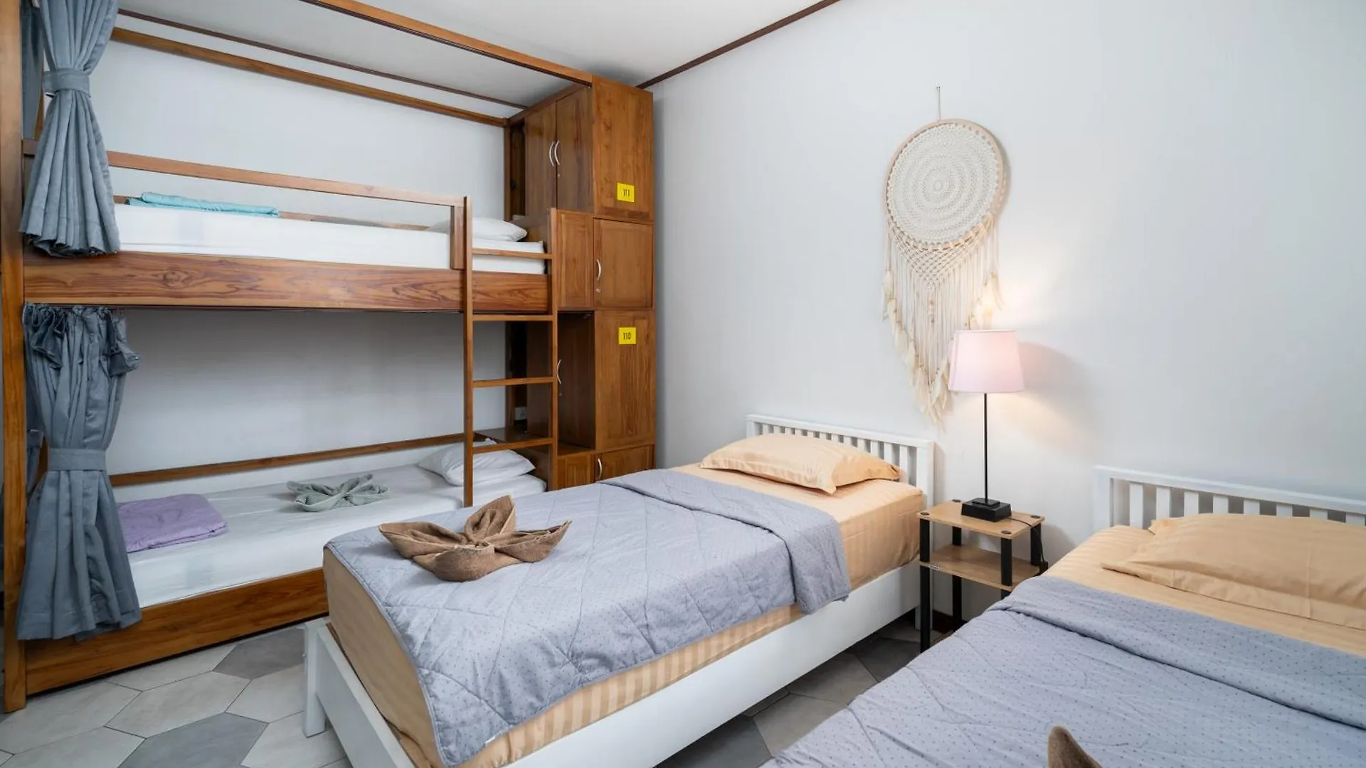 Interconnection Hostel Kuta  Indonesia